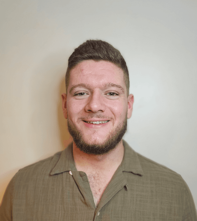 Portrait photo of Lewis Hadden